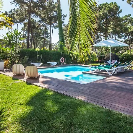 Aroeira Sleeps 8 Pool Wifi Villa